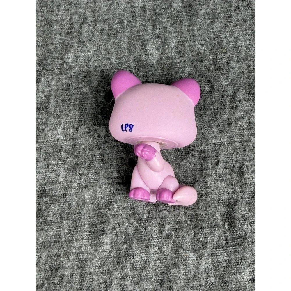 Littlest Pet Shop Pink Cat #1745 Figure Hasbro Yellow Eyes 2008 LPS Toy